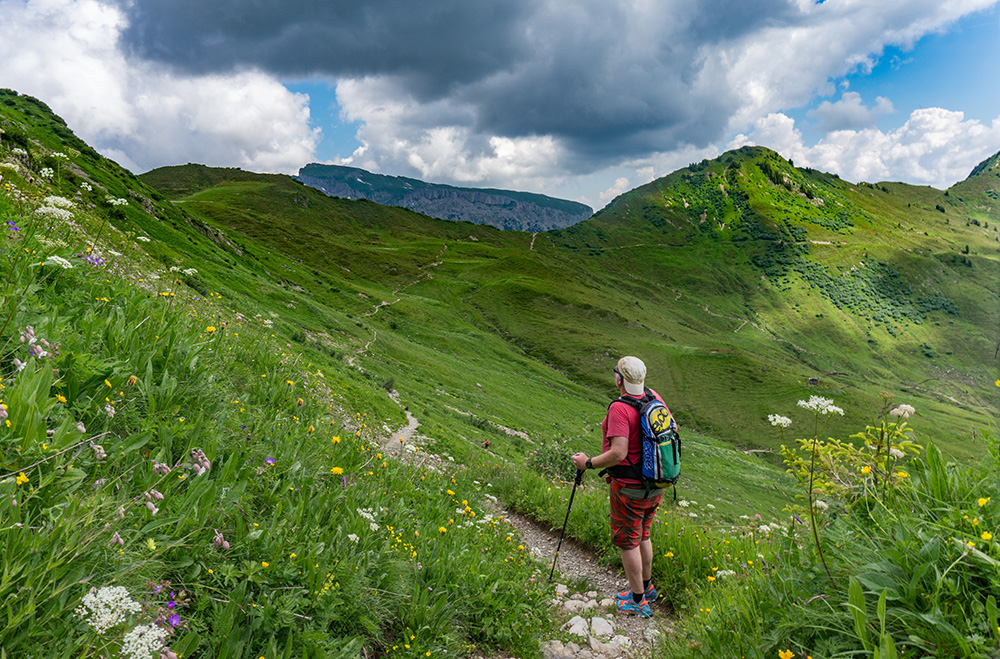 Frau Bergschön Kleinwalsertal Derratal Alpe Tour