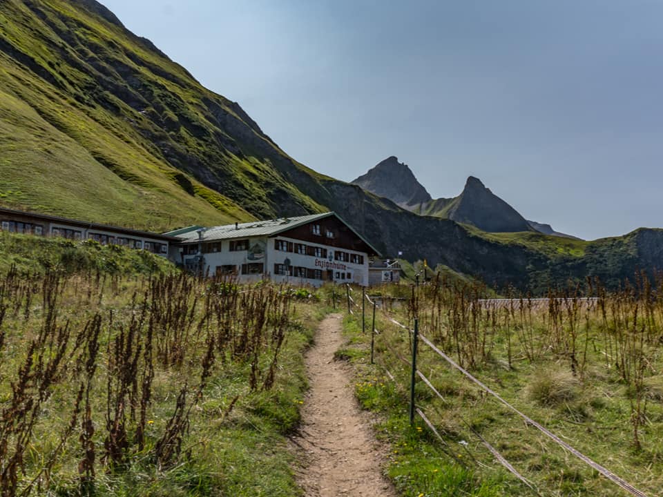 enzianhuette  bergschön fraubergschön