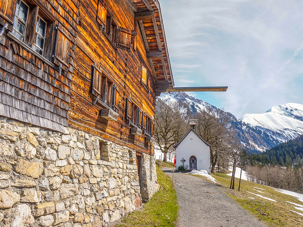 Frau Bergschön Oberstdorf nach Gerstruben