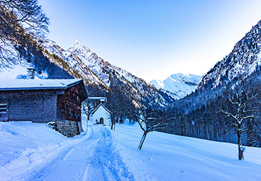 Frau Bergschön Gerstruben Winterwanderung Oberstdorf