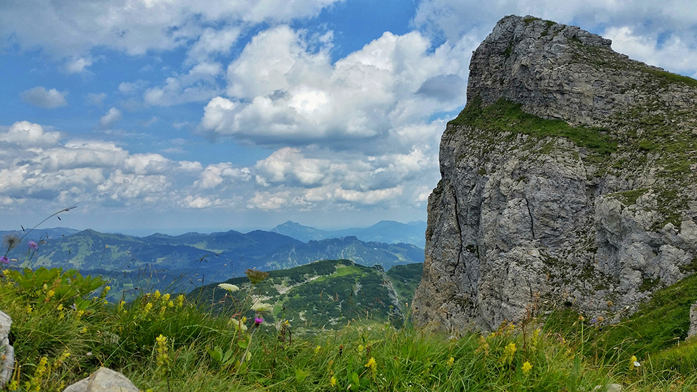 Frau Bergschön Kleinwalsertal Gottesacker Platteau Bergwanderung Ausblick