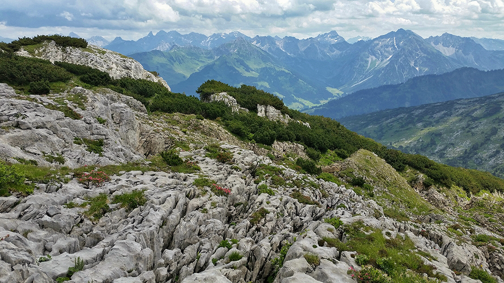 Frau Bergschön Kleinwalsertal Gottesacker Platteau Bergwanderung Ausblick