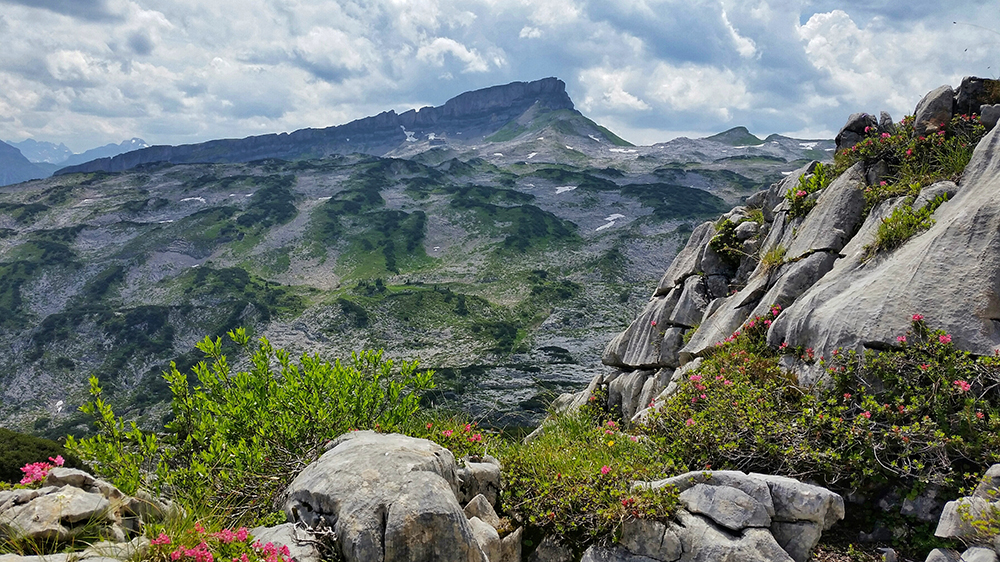 Frau Bergschön Kleinwalsertal Gottesacker Platteau Bergwanderung Ausblick