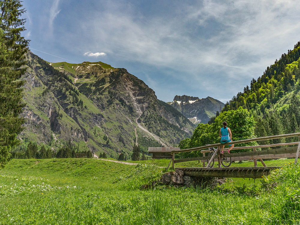 Frau Bergschön Oytal Oberstdorf Biketour