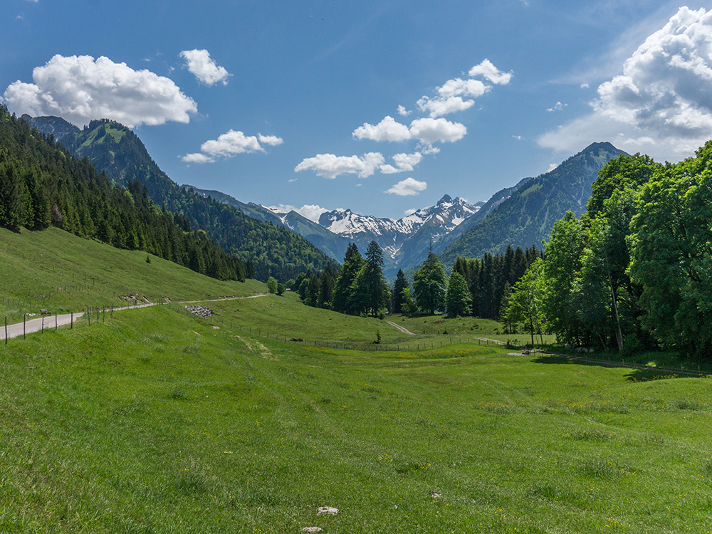 Frau Bergschön Oytal Oberstdorf Biketour