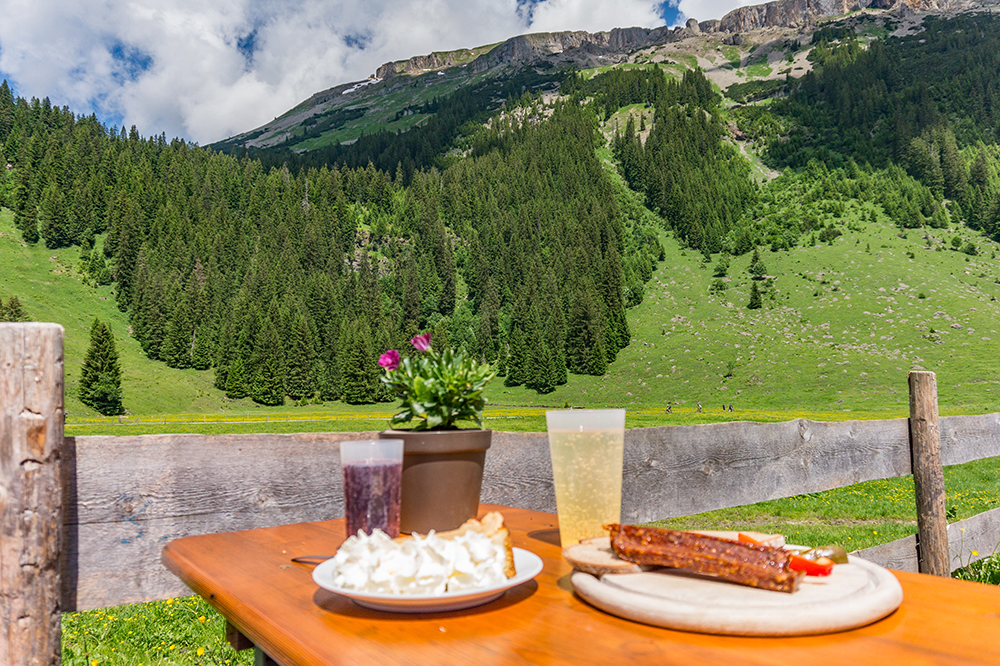 Frau Bergschön Oberallgäu SChwarzwassertal Hütte Schwarzwasser