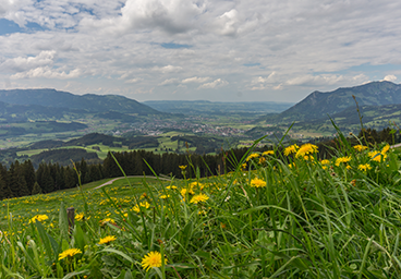 wanderung frau bergschön allgäu sonnenkopf heidelbergkopf