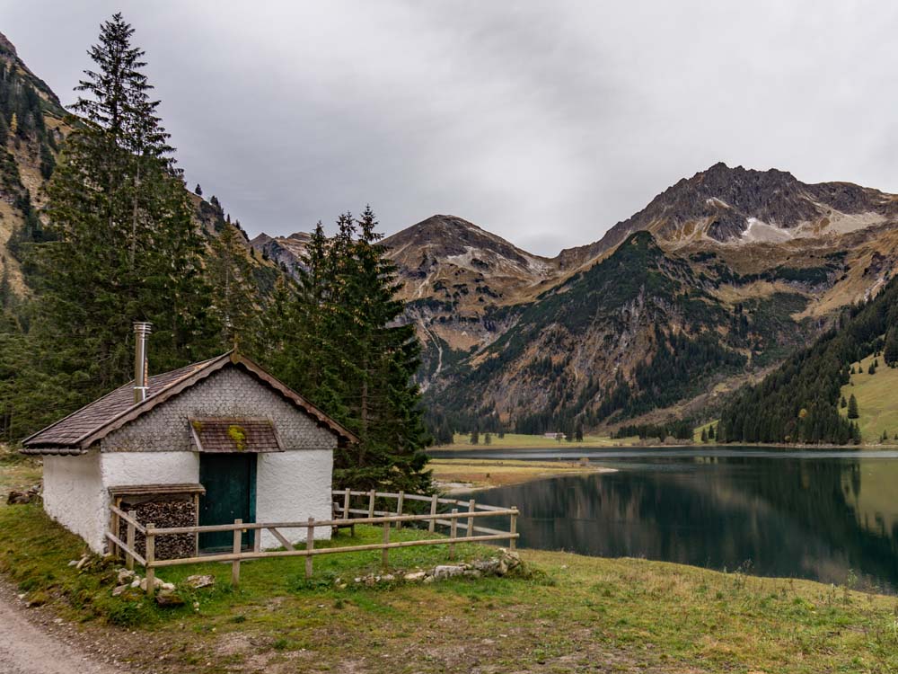 vilsalpsee tannheimer tal bergschön frau bergschön