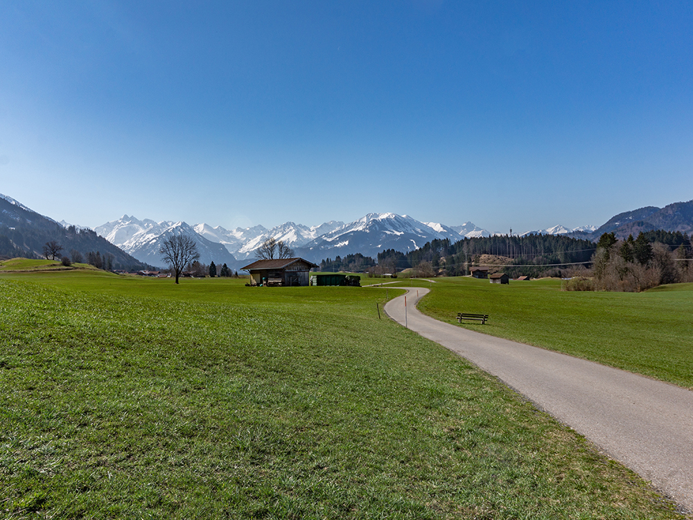 Frau Bergschön Illerdamm Biketour