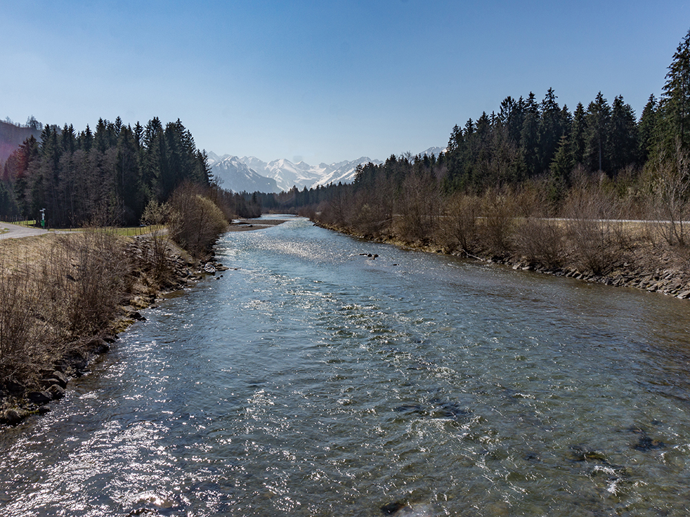 Frau Bergschön Illerdamm Biketour