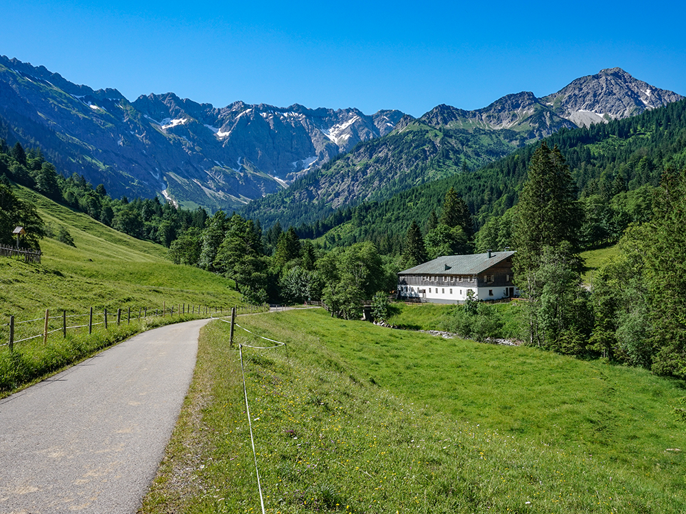 Frau Bergschön Retterschwangertal