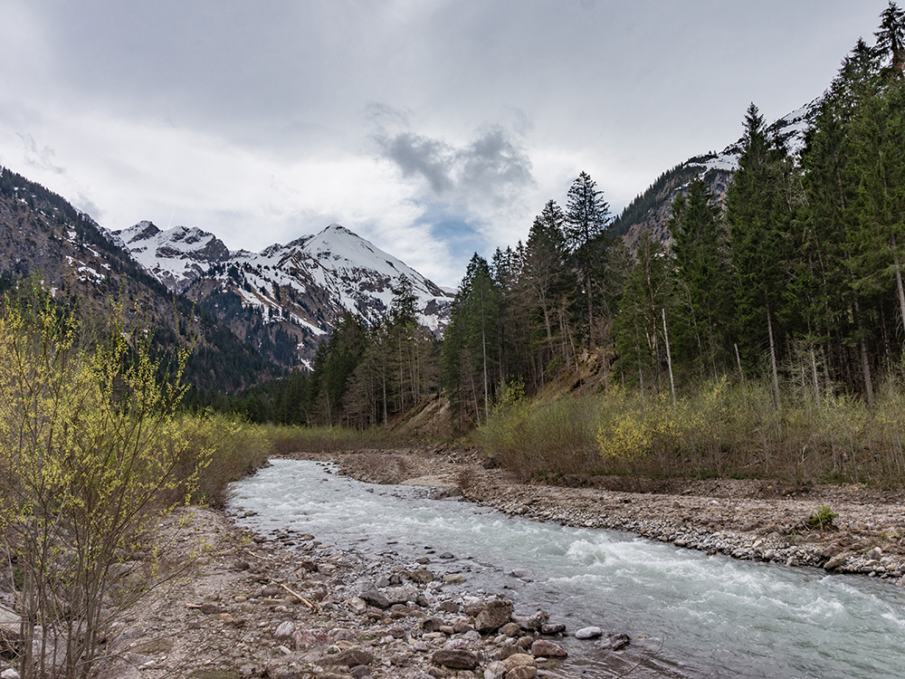 Frau Bergschön Freibergsee ins Stillachtal