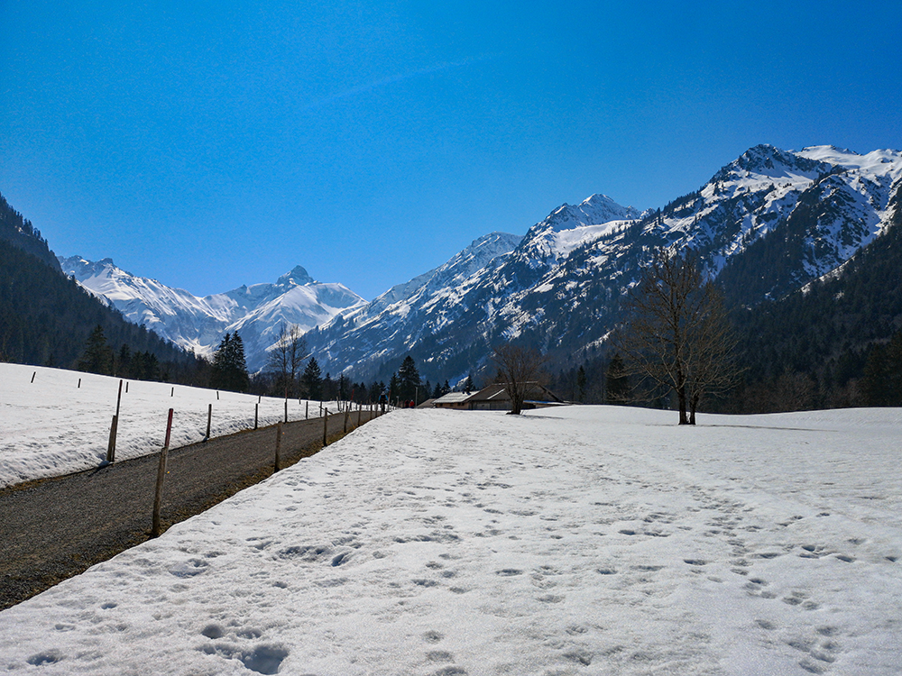 Frau Bergschön Trettachtal Oberstdorf