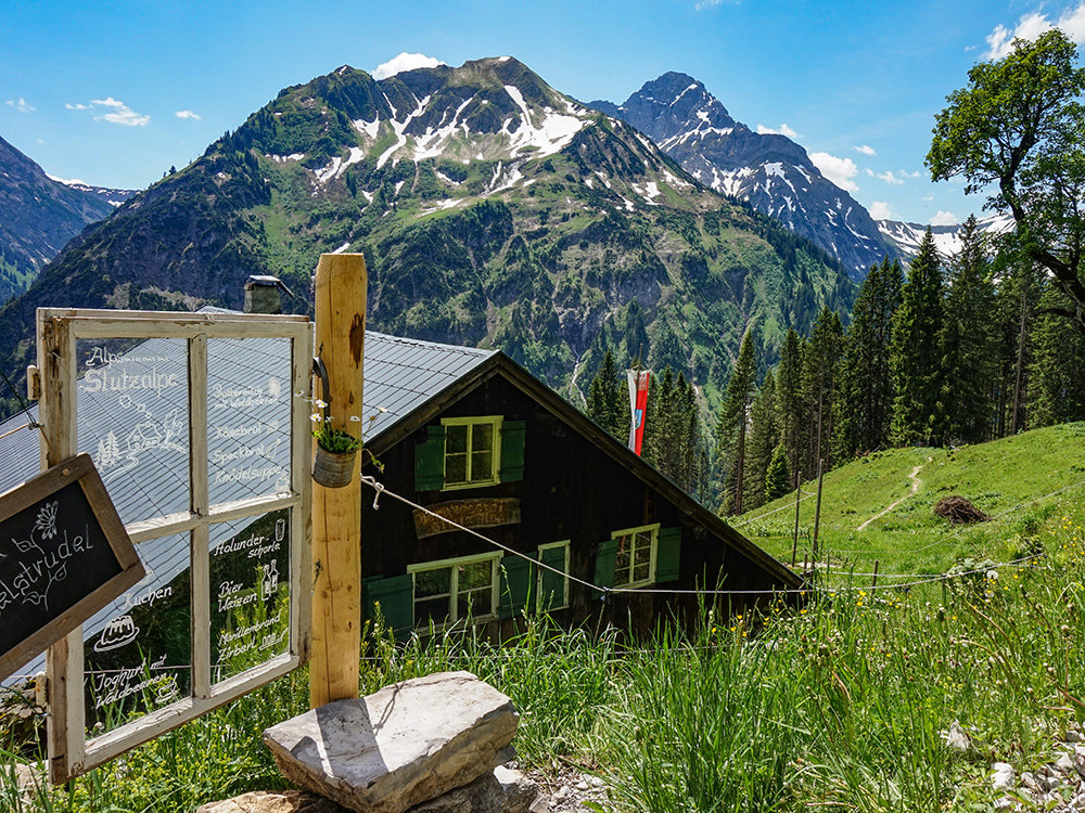 Frau Bergschön Walmedinger Horn Bergwanderung Gipfelbahn Bergbahn