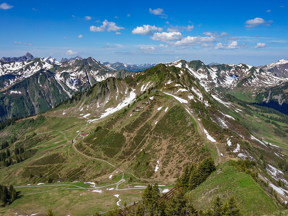 Frau Bergschön Walmedinger Horn Bergwanderung Gipfelbahn Bergbahn