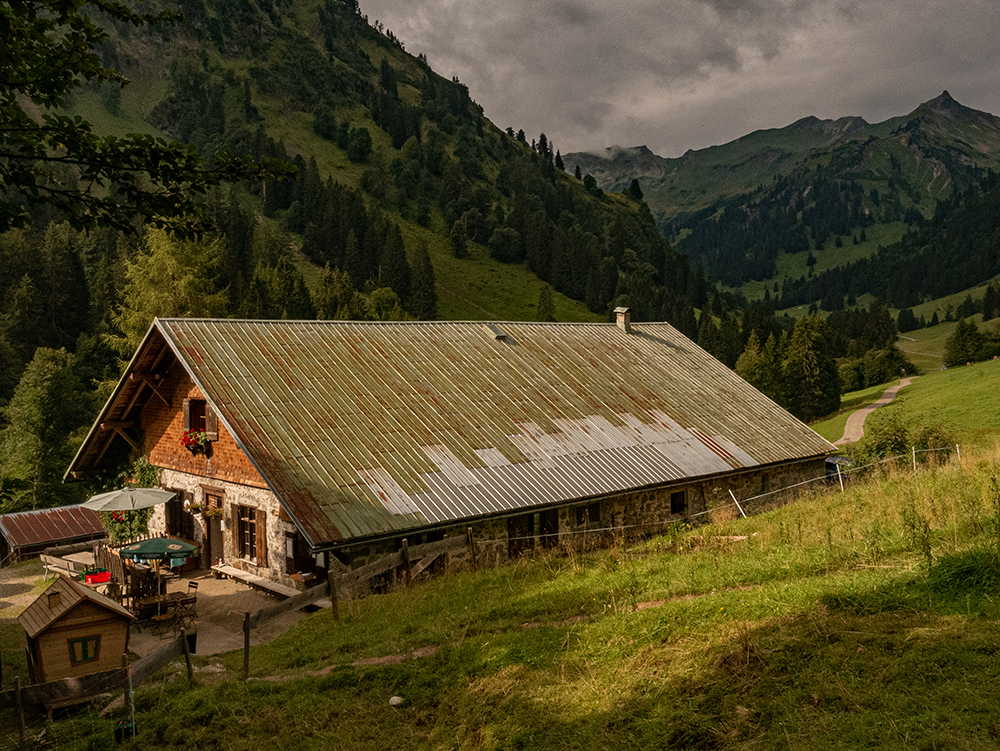 Frau Bergschoen Alpe Engeratsgund Hintersteinertal