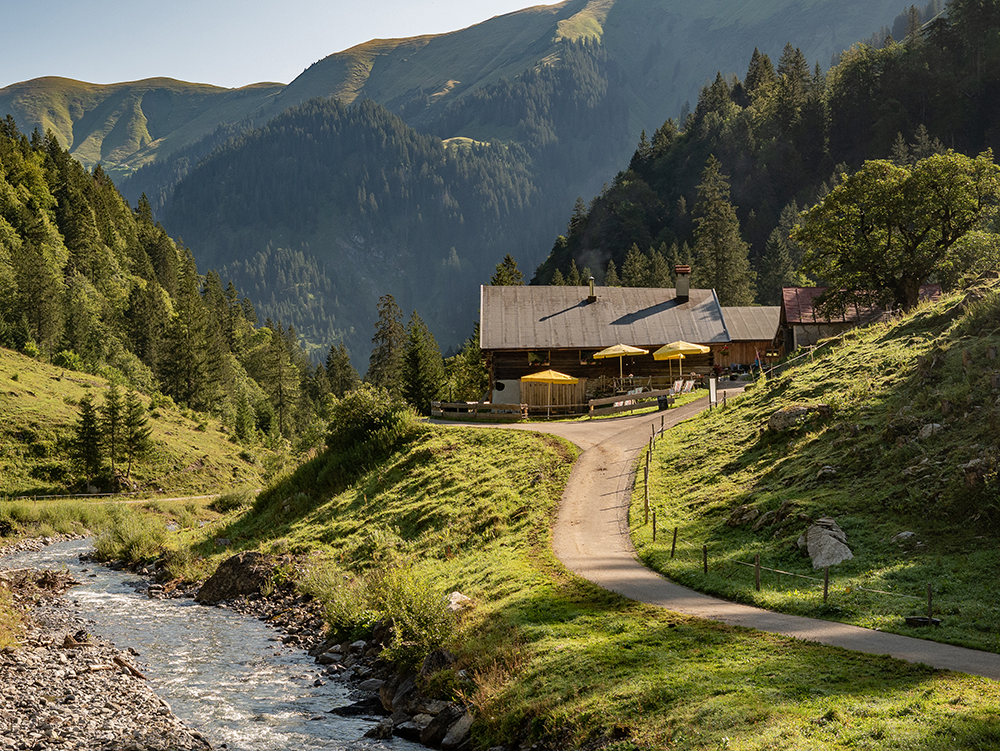 Frau Bergschoen Oytal Alpgenuss Alpe Breitengehren