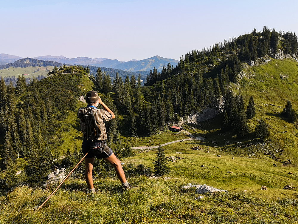 Frau Bergschoen Oytal Alpgenuss Käseralpe Gutenalpe Oberstdorf