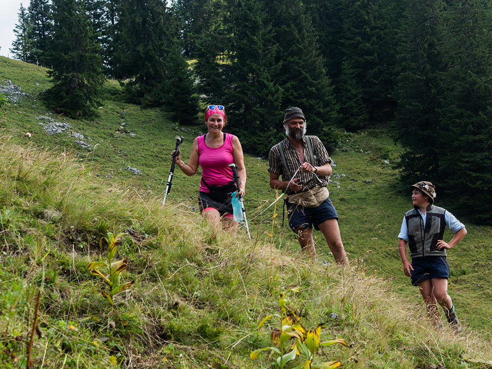 Frau Bergschoen Oytal Alpgenuss Käseralpe Gutenalpe Oberstdorf