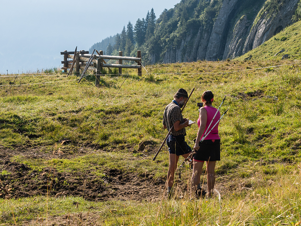 Frau Bergschoen Oytal Alpgenuss Käseralpe Gutenalpe Oberstdorf