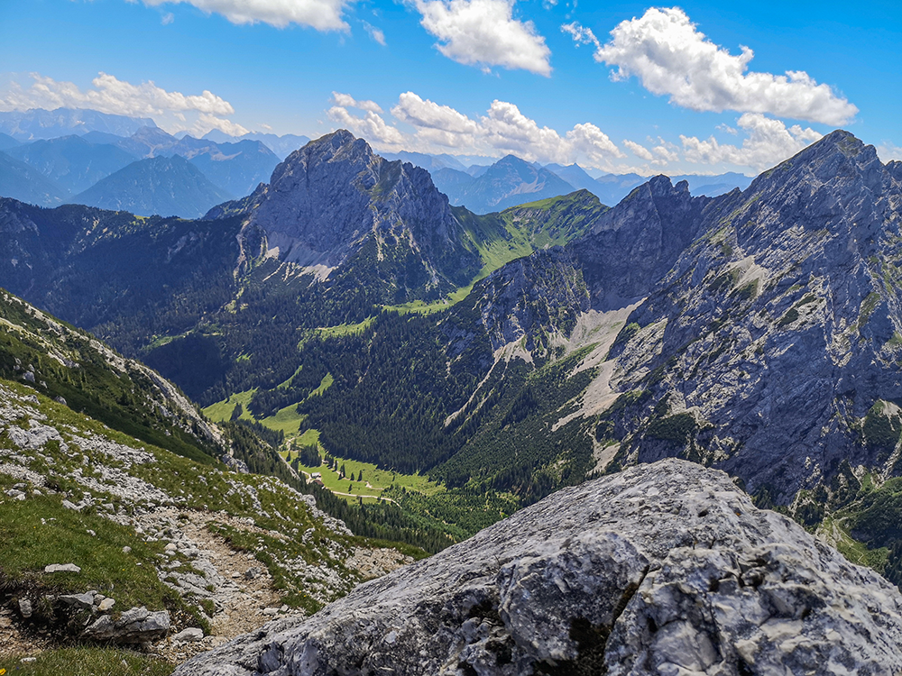 Frau Bergschoen Oytal Alpgenuss Käseralpe Gutenalpe Oberstdorf