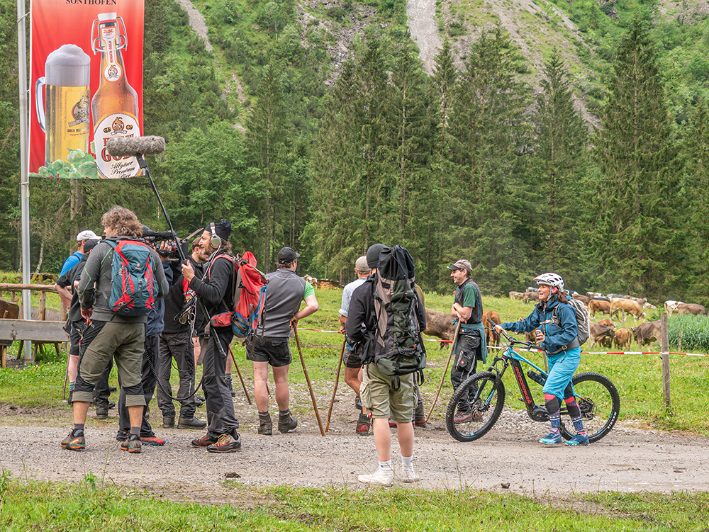 Frau Bergschoen Oytal Käseralpe Alpfahrt