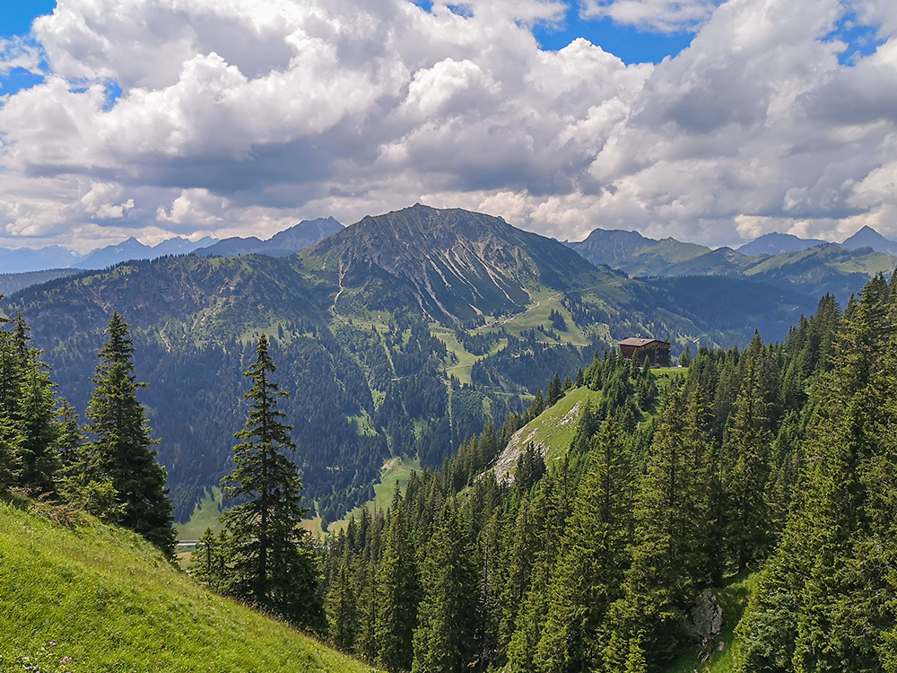 Frau Bergschoen Schneetalalm Tannheimer Tal