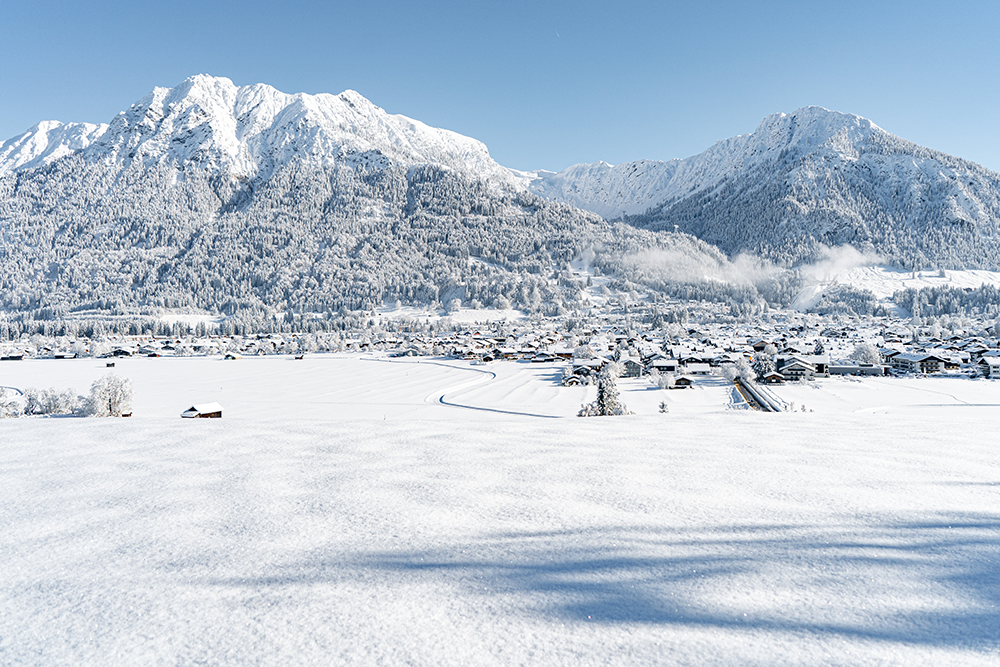 Winter in Oberstdorf Bergschön FrauBergschön