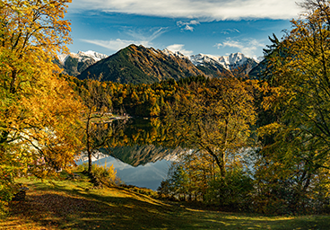 Skiflugschanze Freibergsee Herbst Oberallgäu Oberstdorf Allgäu Frau Bergschön