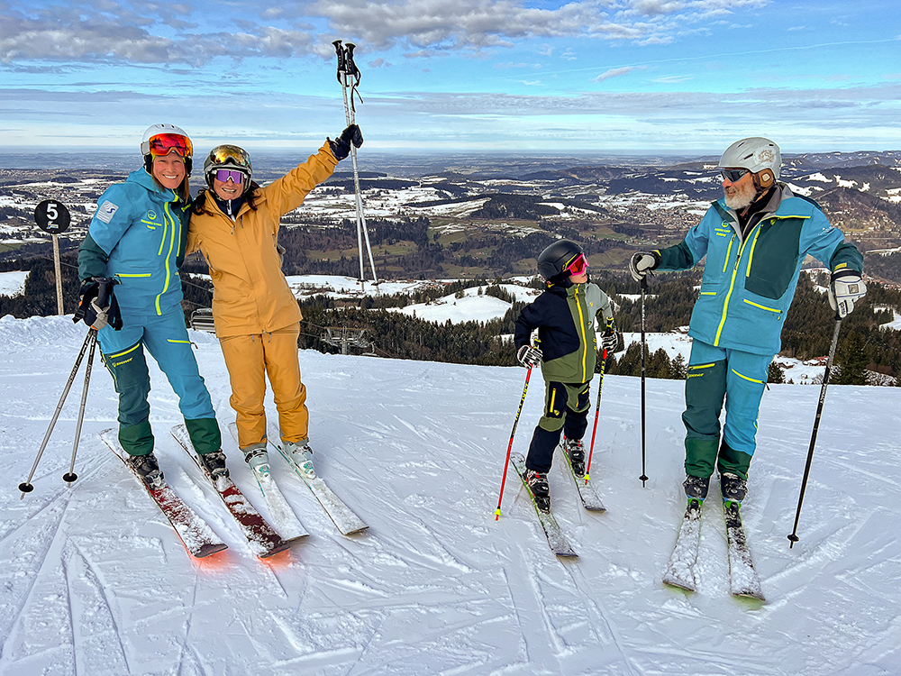 Steibis Skigebiet Oberstaufen Allgäu Oberallgäu Frau Bergschön